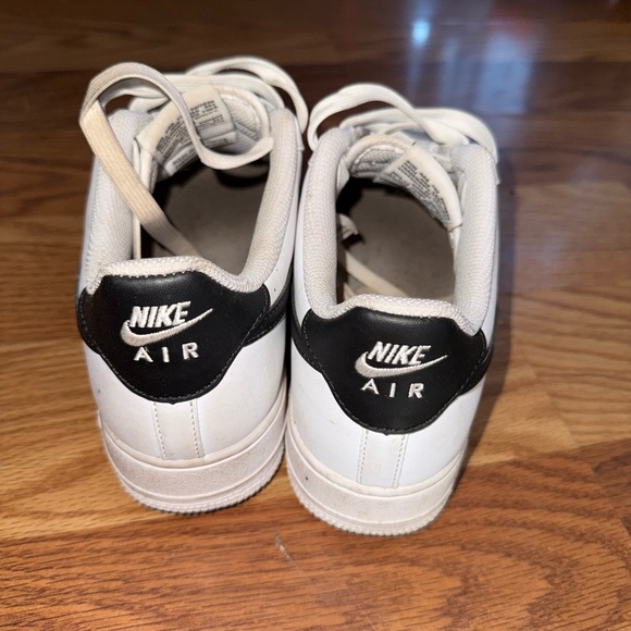 Nike Air White and Black Sneakers - Picture 4 of 5